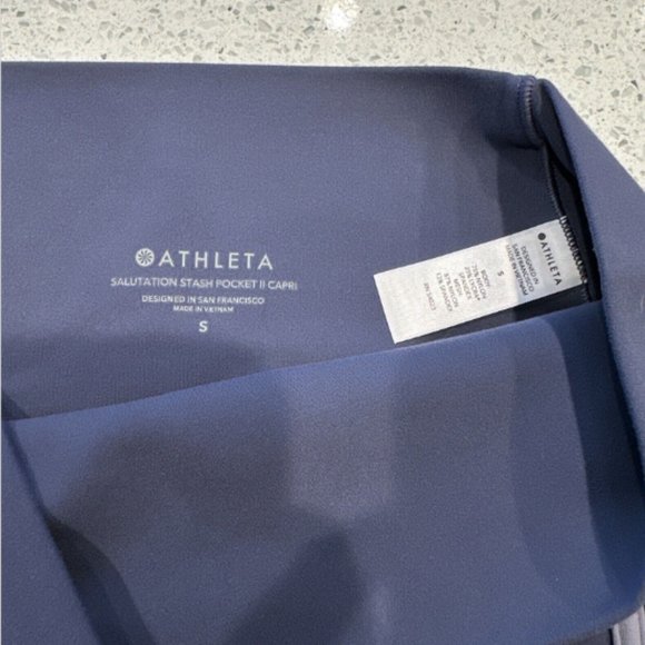 Athleta Small Legging Salutation Stash Pocket II Intention Capri-Medieval Violet - Picture 6 of 12